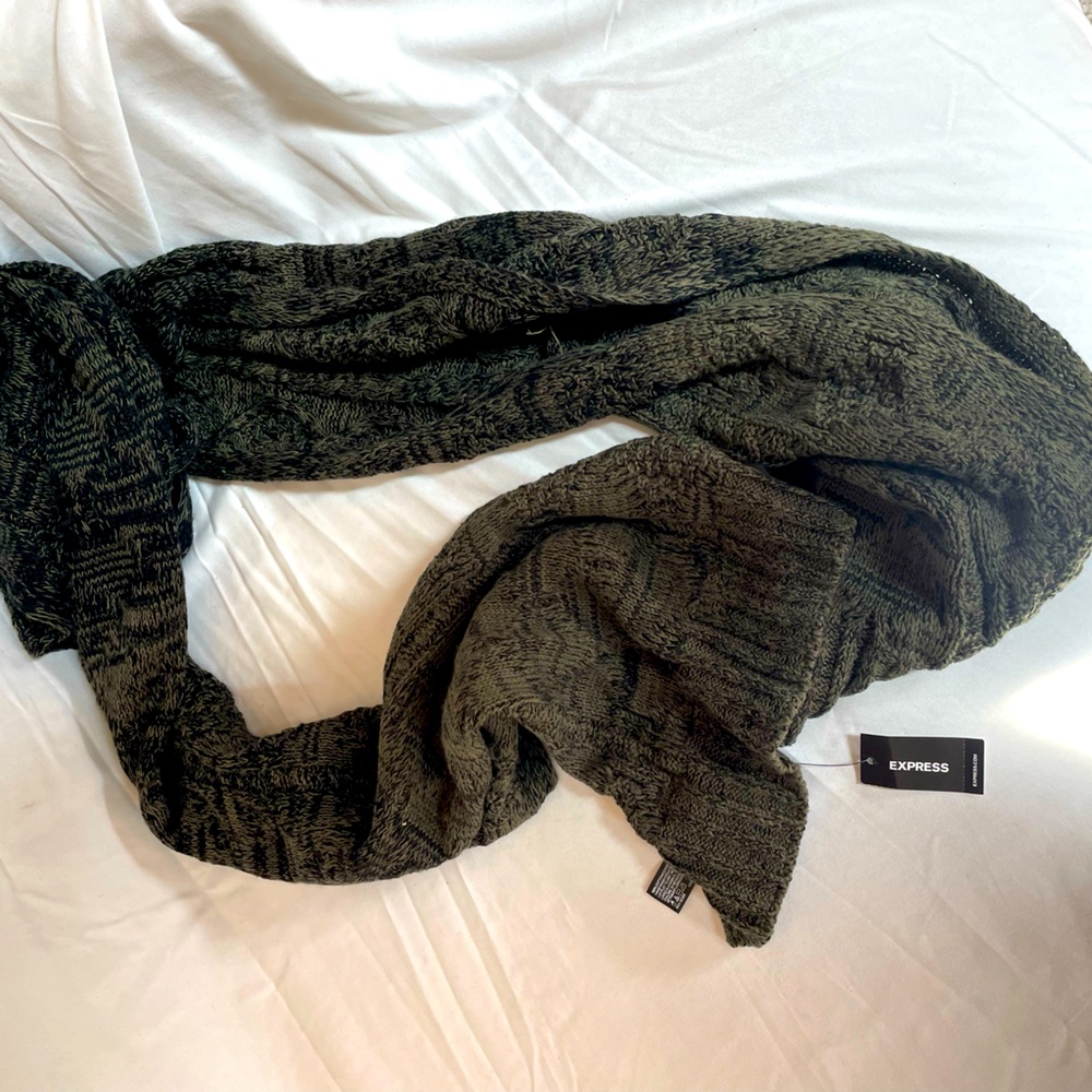 Express men’s scarf